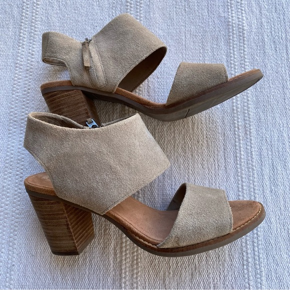 Toms Shoes - Toms heels size womens 8.5